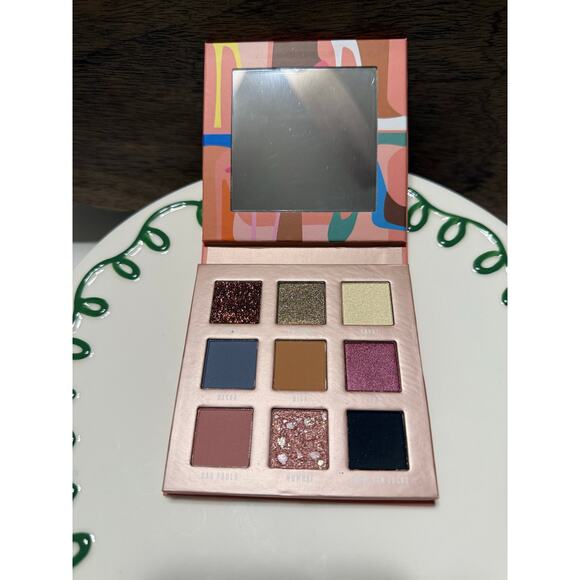 Bossy Cosmetics Eyeshadow Palette - Style Meets Substance (MSRP $25) - Picture 5 of 8